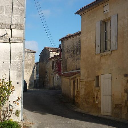 Chambres D'Hotes L'En Haut Des Vignes Mérignac Dış mekan fotoğraf